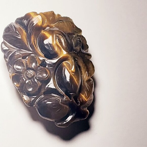 Vintage Hand-Carved Tiger’s Eye Stone • Floral Fruit Motif • Ready for Pendant S - Picture 6 of 11
